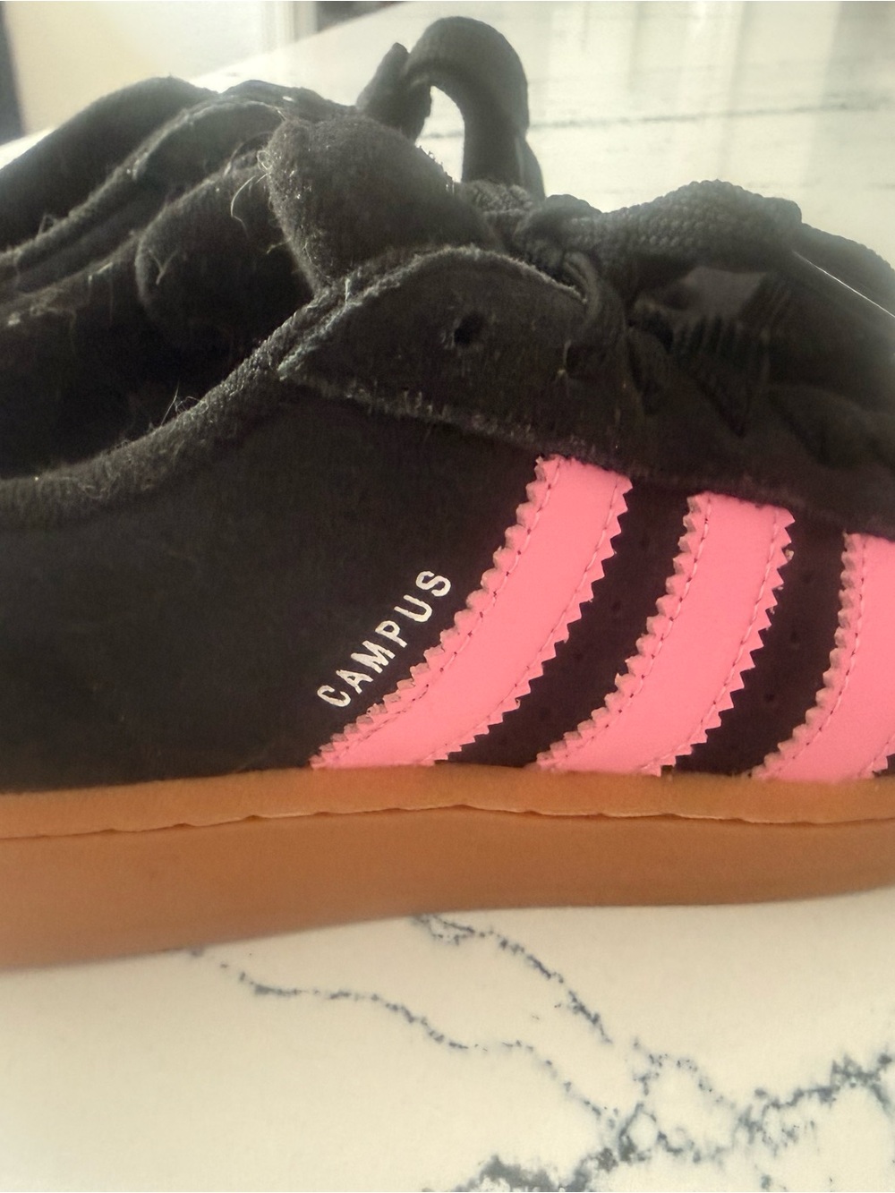 Addidas women’s Campus